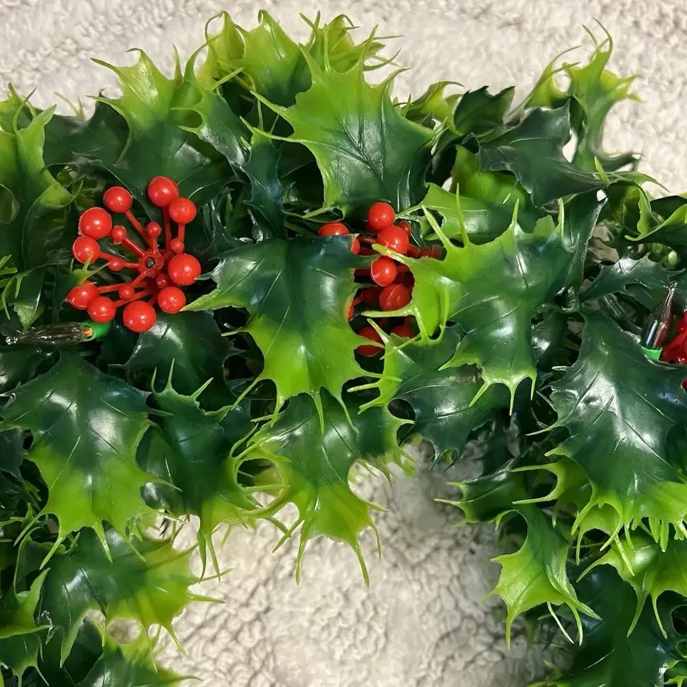 Vintage Mid Century Plastic Holly Wreath Poinsettia Twinkling Lights Christmas